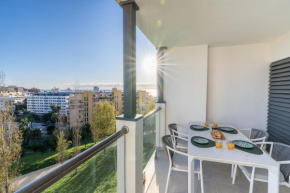AR11 Stylish flat in perfect location